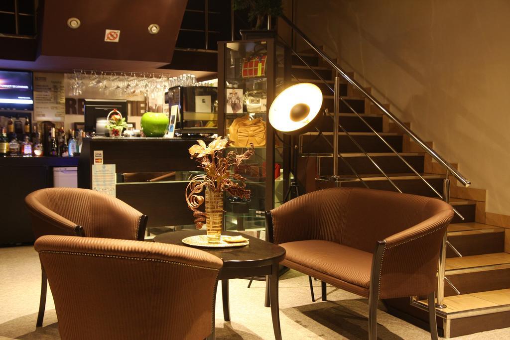 Rixo'S Guesthouse Circea Екстер'єр фото