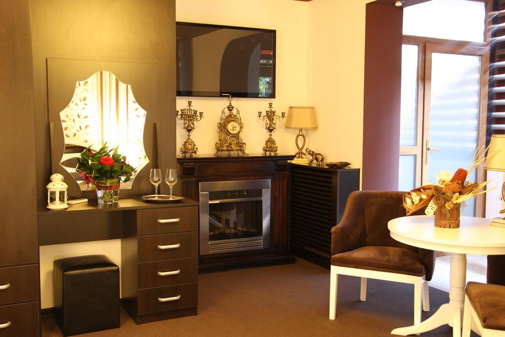 Rixo'S Guesthouse Circea Екстер'єр фото
