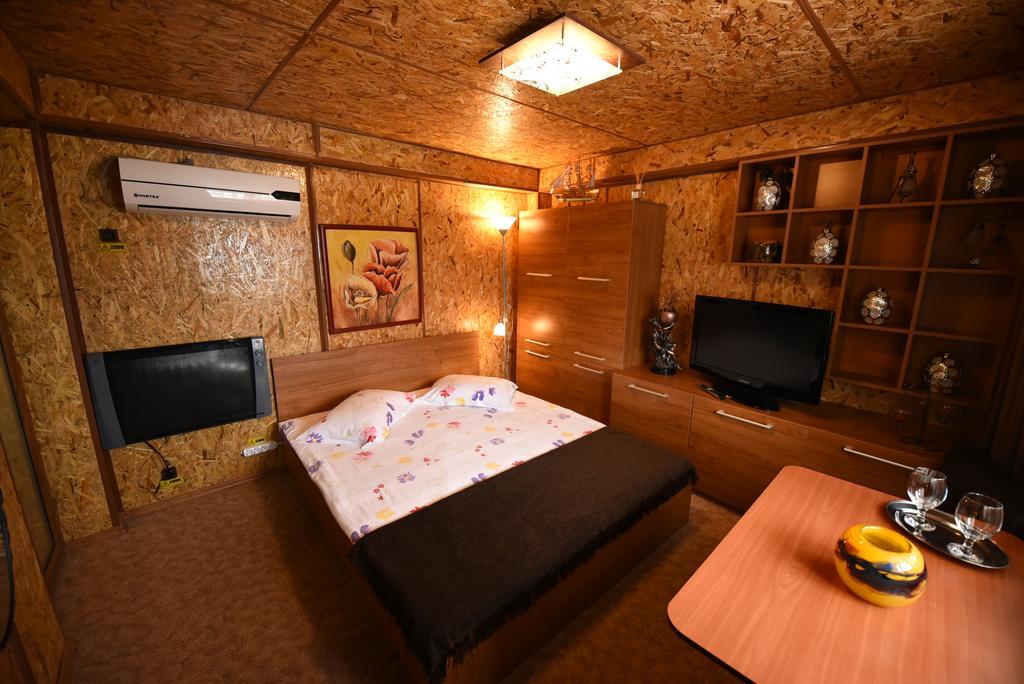Rixo'S Guesthouse Circea Екстер'єр фото